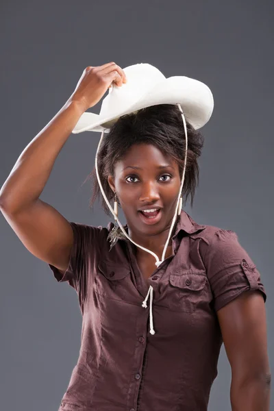 Retrato de uma jovem bela mulher negra — Fotografia de Stock