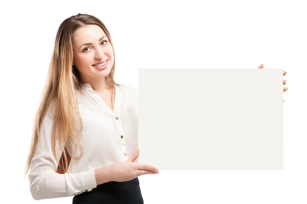 Mujer joven sosteniendo letrero en blanco . — Foto de Stock