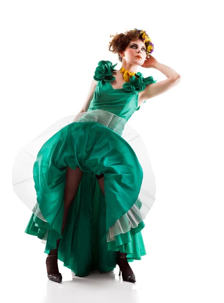 Красивая женщина в винтажном платье — стоковое фото