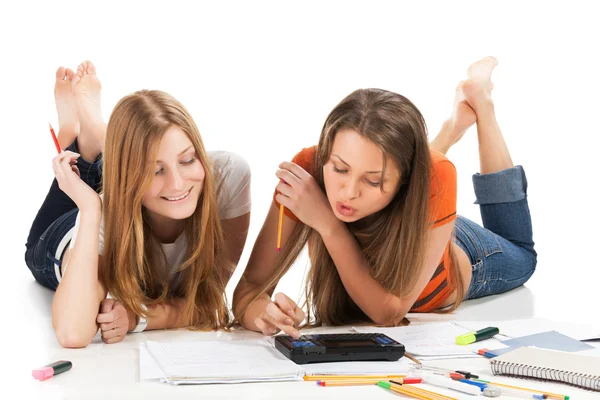 Dos niñas estudiantes bastante jóvenes — Foto de Stock