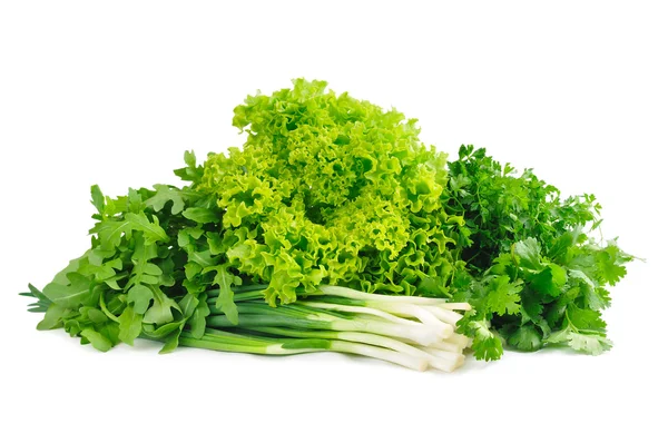Свежие зеленые овощи, изолированные на белом — стоковое фото