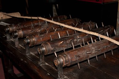 Eski ahşap dikiş makinesi