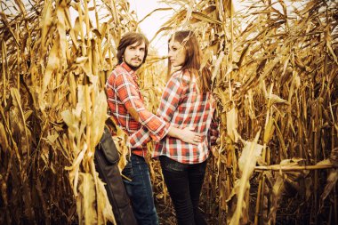 genç bir çift, Kuru Mısır