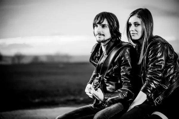 Lovely couple with guitar — Stock Photo, Image