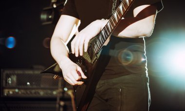 Gitar Oynatıcı