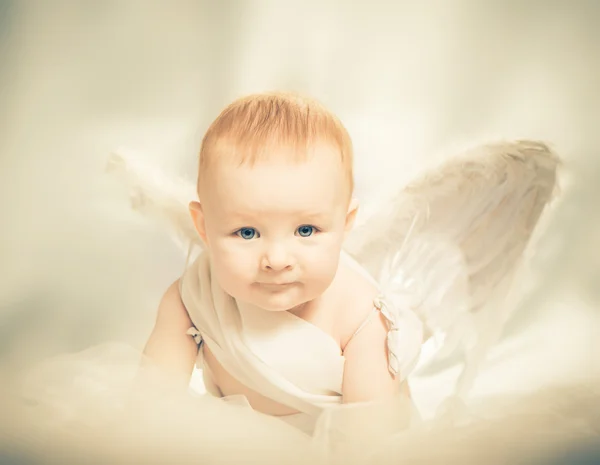 Pequeño ángel bebé — Foto de Stock
