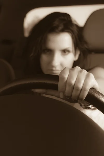 Mujer al volante —  Fotos de Stock