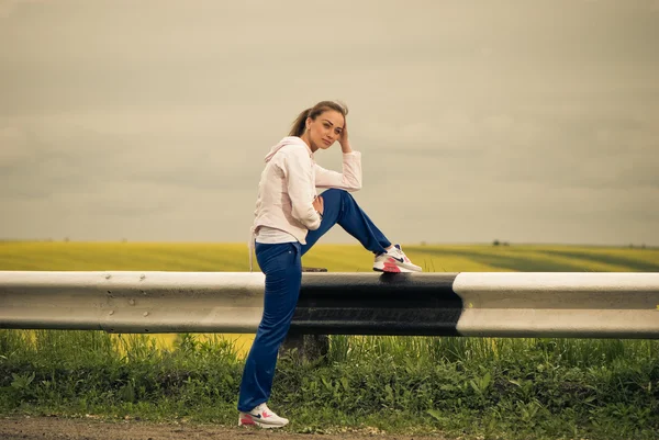 Spring roadside view — Stock Photo, Image