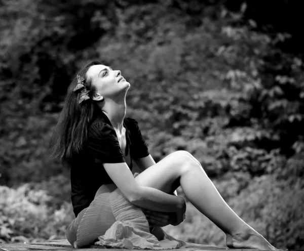 Mujer retrato al aire libre — Foto de Stock