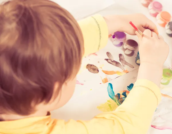 Boy drawing picture — Stock Photo, Image