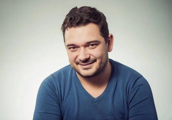 Retrato Hombre Joven Suéter Azul Fondo Del Estudio —  Fotos de Stock