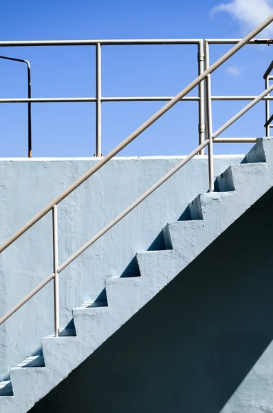 青いコンクリート階段 — ストック写真