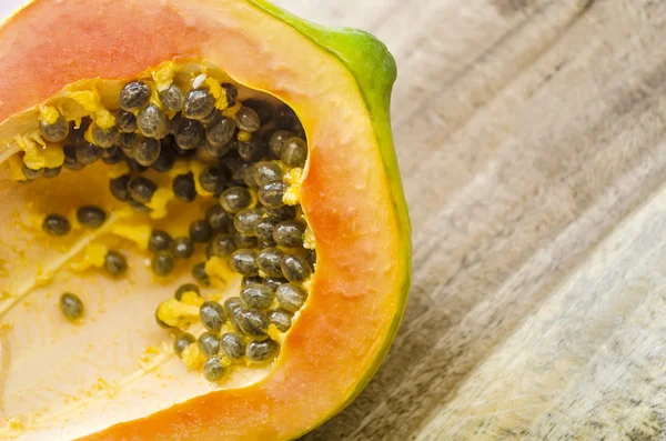 Halbreife Papaya — Stockfoto