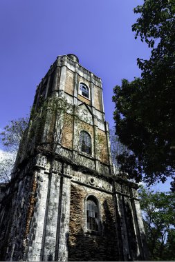 Filipino çan kulesi