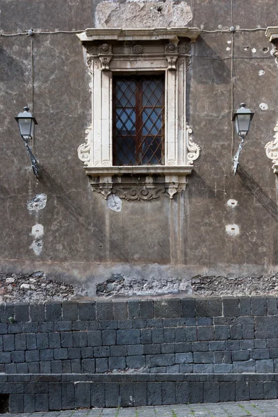 Ein barockes Fenster — Stockfoto