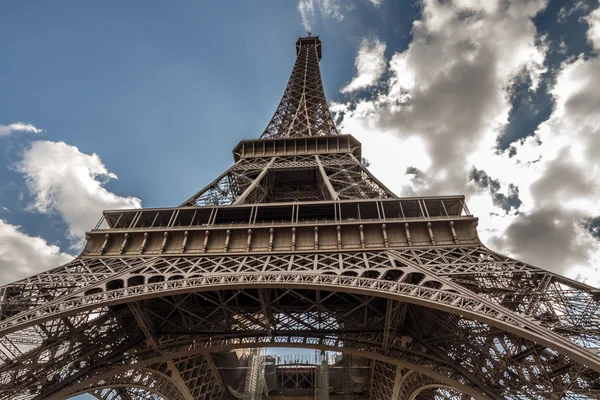 Torre Eiffel en París — Foto de Stock