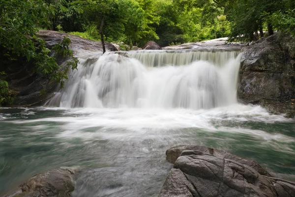 Waterfall in deep forest — Stock Photo, Image