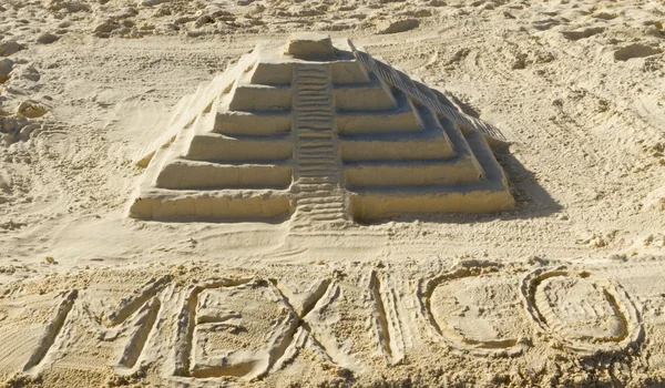 Sand sculpture of Chichen Itza, Mexico 스톡 이미지