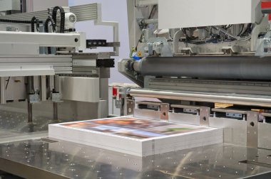 Cutting machine in a print shop