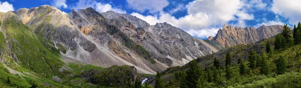 Eastern Sayan Mountains — Stock Photo, Image