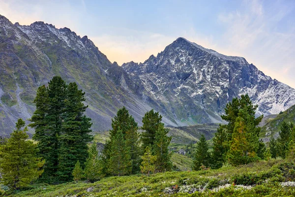 Paisagem Noturna Nas Montanhas Siberianas Agosto Sayan Oriental Rússia — Fotografia de Stock