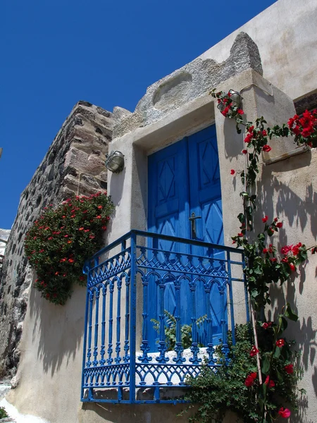 Голубой балкон — стоковое фото