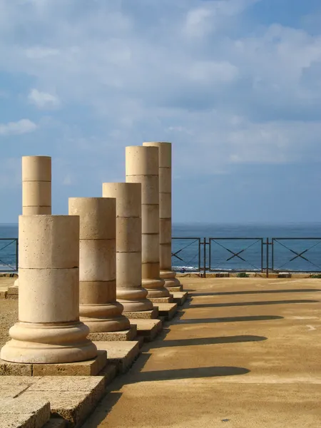 Säulen im Kaiserschnitt — Stockfoto