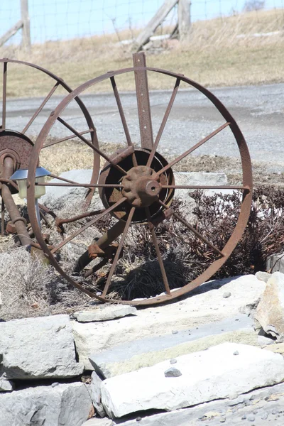 Rodas de metal velho enferrujado — Fotografia de Stock
