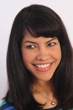 güzel siyah saçlı güzellik