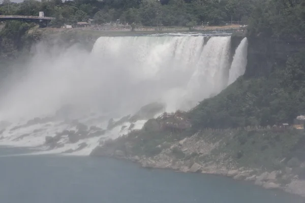 Cascate americane nel giorno nebbioso — Foto Stock