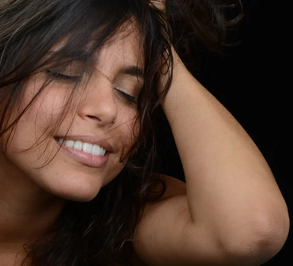 Lycklig latino kvinna — Stockfoto