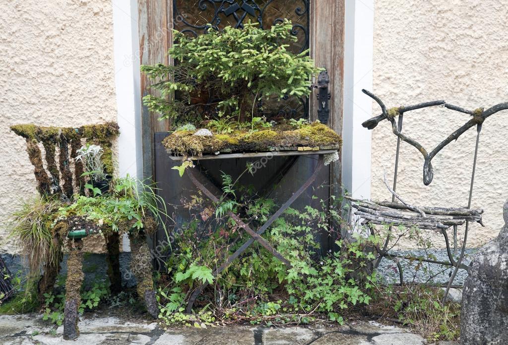 Mossy chairs and table