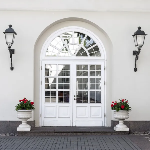 Porta d'ingresso in stile classico — Foto Stock