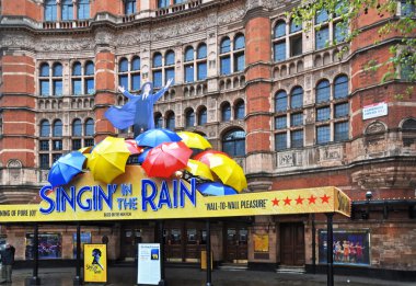 yağmur gösterisinde - şarkı west end, Londra