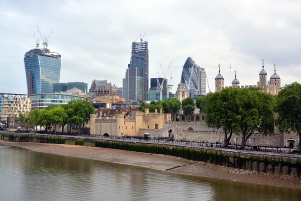 Landmark London Edifícios, incluindo a Torre de Londres & O Gh — Fotografia de Stock