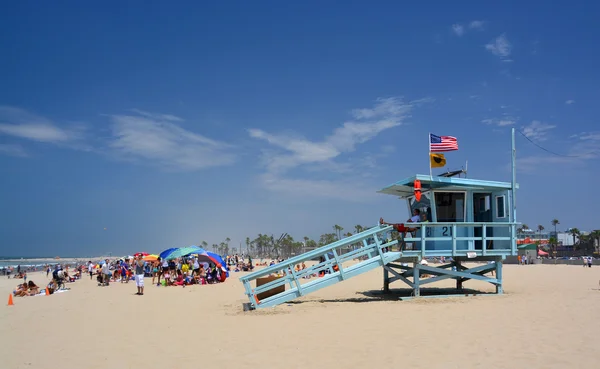 Život strážní boudy na venice beach na krásné letní den. — Stock fotografie
