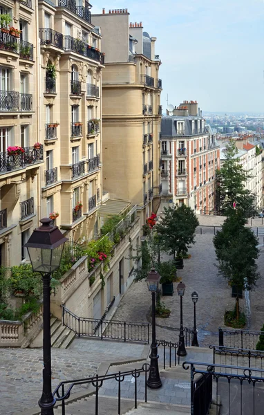 Τα όμορφα κτίρια & διαμερίσματα του monmatre, Παρίσι Γαλλία. — Φωτογραφία Αρχείου
