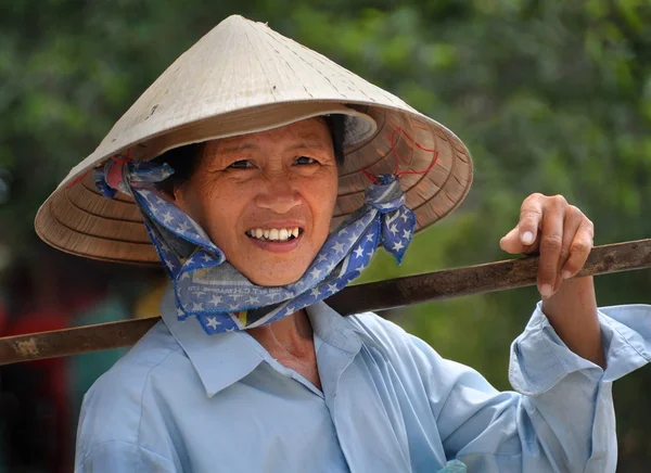 Obstverkäuferin, ho chi minh city, Vietnam — Stockfoto