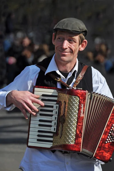 Busker spelen piano accordeon in new york — Stockfoto