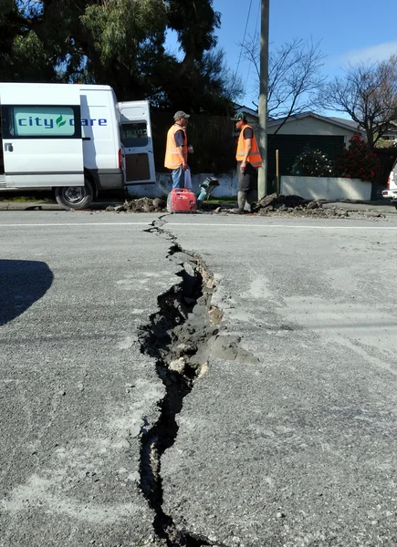 クライストチャーチの地震 - リトリート道路の亀裂 — ストック写真