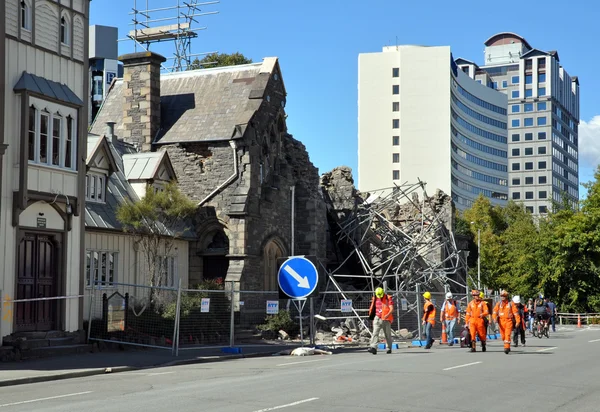 Jordbävningen i Christchurch - ingenjörer bedöma skadan. — Stockfoto