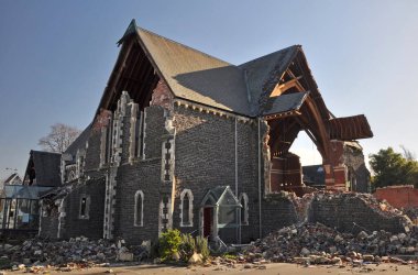 Deprem - Tarihi taş kilise yıkıldı, Christchurch, Yeni Zelanda.