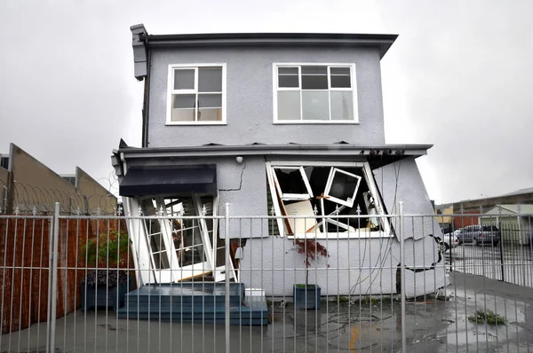 Terremoto Edifício Comercial Está Uma Inclinação Após Terremoto Devastador Christchurch — Fotografia de Stock
