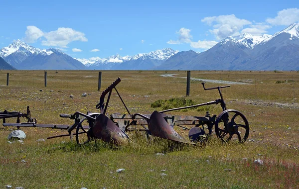 Vintage Metal Plough Field Amongst Southern Alps Mesopotamia Otago New — Stock Photo, Image