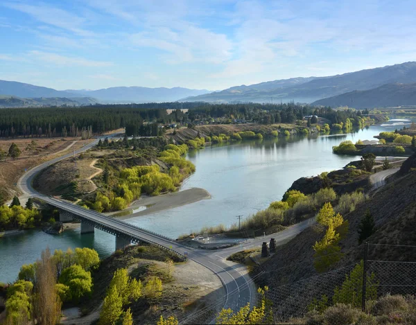 Kawarau River Bridge Springtime Willow Trees Full Bloom Otago New — Fotografia de Stock