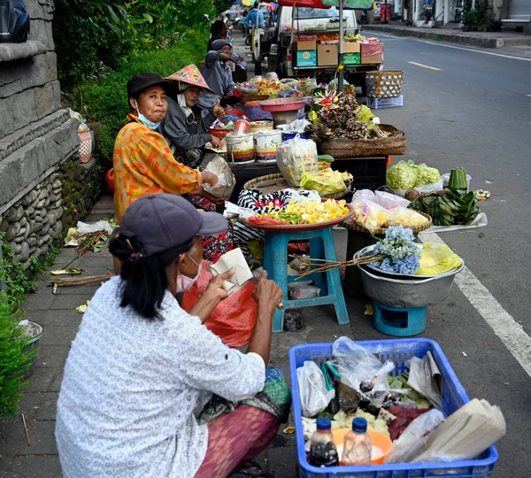 Women Selling Vegetables Fruit Ubud Produce Stalls Bali Indonesia — Stock Photo, Image