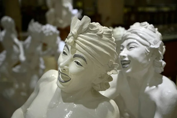 Happy White Plaster Statues Displayed Celuk Silver Store Bali Indonesia — Stock Photo, Image