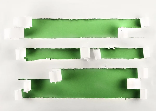 Agujeros de papel verde . — Foto de Stock