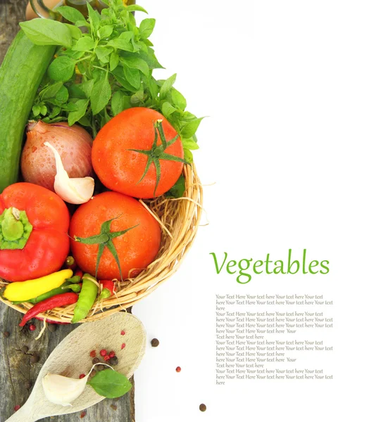 Fresh vegetables in wicker basket — Stock Photo, Image