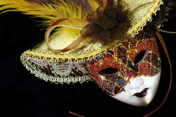 Máscara de carnaval vintage sobre fondo negro — Foto de Stock